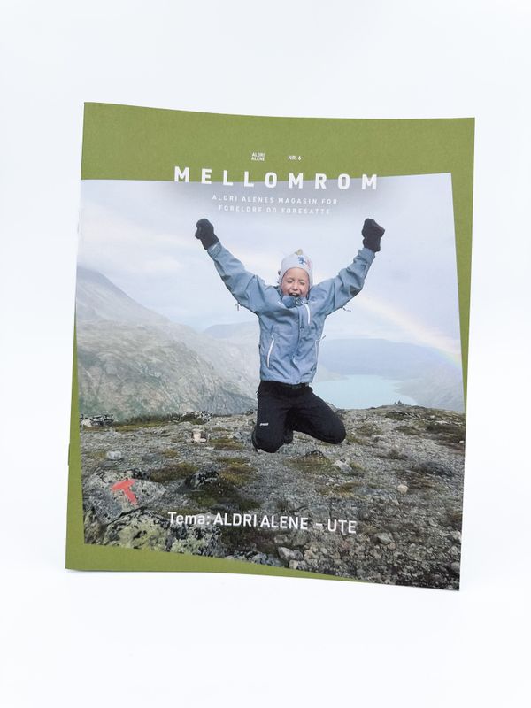 Ekstra sett med tweenshefter og foreldremagasin